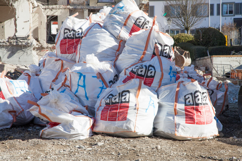 Big Bags eignen sich für eine sichere Asbestentsorgung. © Jan Schuler — stock.adobe.com