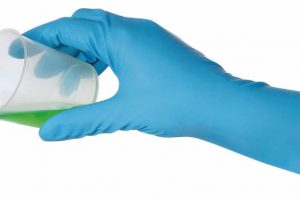 Schutzhandschuhe getestet für den Einsatz mit anwenderspezifischen Chemikalien