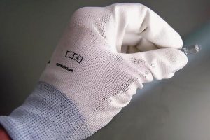 Dimethylformamid (DMFA) in PU-beschichteten Handschuhen