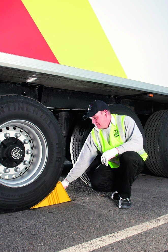 Automatische Lkw-Wegfahrsperre sichert den Be- und Entladevorgang
