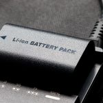 Lithium-Ionen-Akkus kommen in Smartphones, Notebooks, Pedelcs oder auch Akkuschraubern vor.