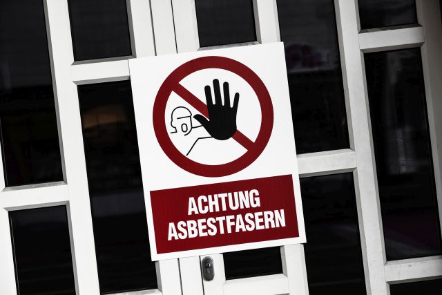 Sicherer Umgang mit asbesthaltigen Brandschutzklappen