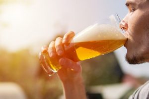 Alkoholische Getränke als Durstlöscher ungeeignet
