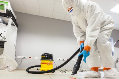 Welche Schutzmaßnahmen eignen sich bei Tätigkeiten mit Asbest?