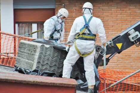 Dachplatten enthalten asbesthaltige Materialien